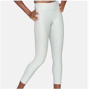 NWOT Outdoor Voices Cropped Warm-Up Leggings